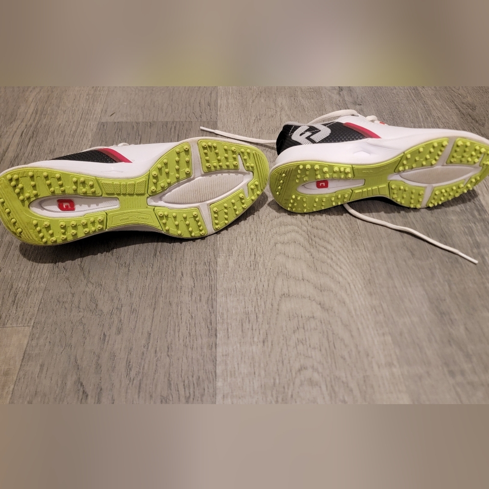 FootJoy Youth White and Black Sneakers with Red Accents - Picture 4 of 5
